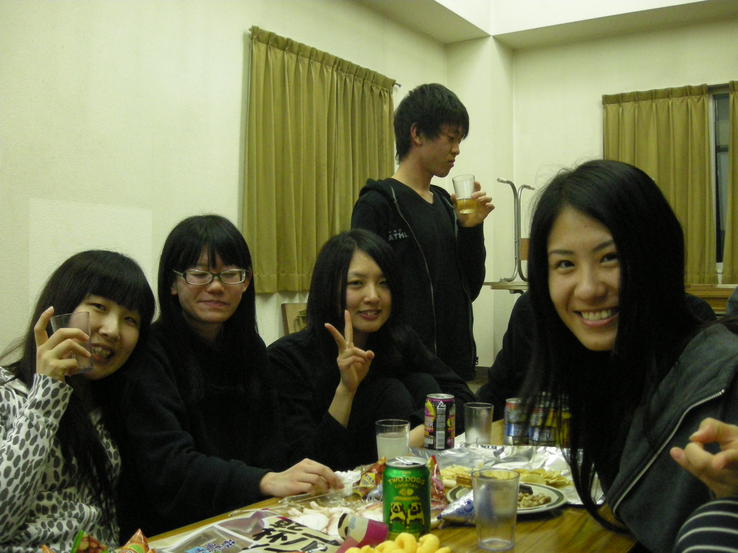 ���݂R